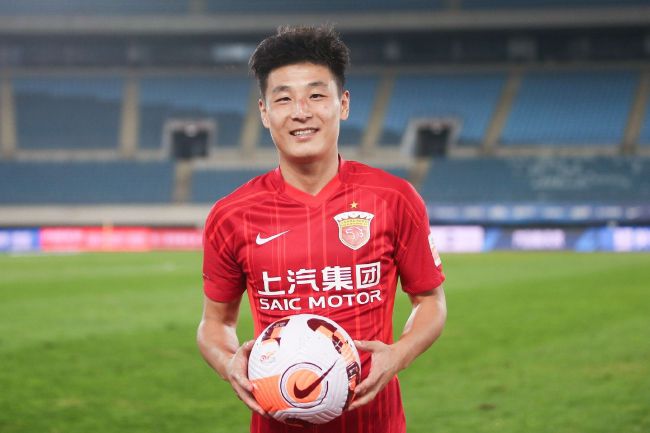 洪五这才又问陈泽楷：陈总，后面陆续还有货要送过来？对。